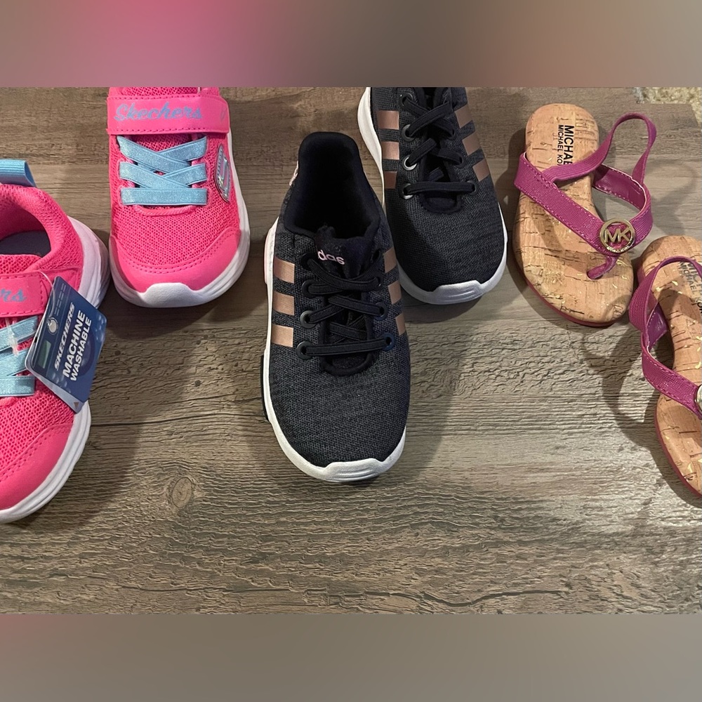 Size 6 girls toddler shoes ( 3 pair sold together)